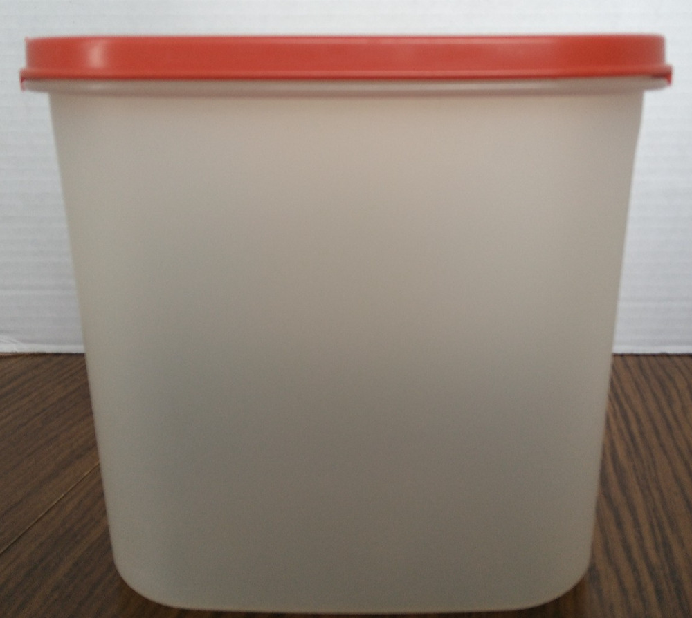 Tupperware Vintage Container 1613-7 with Red Lid - 7 15 Cups - 1.7 litres - Used
